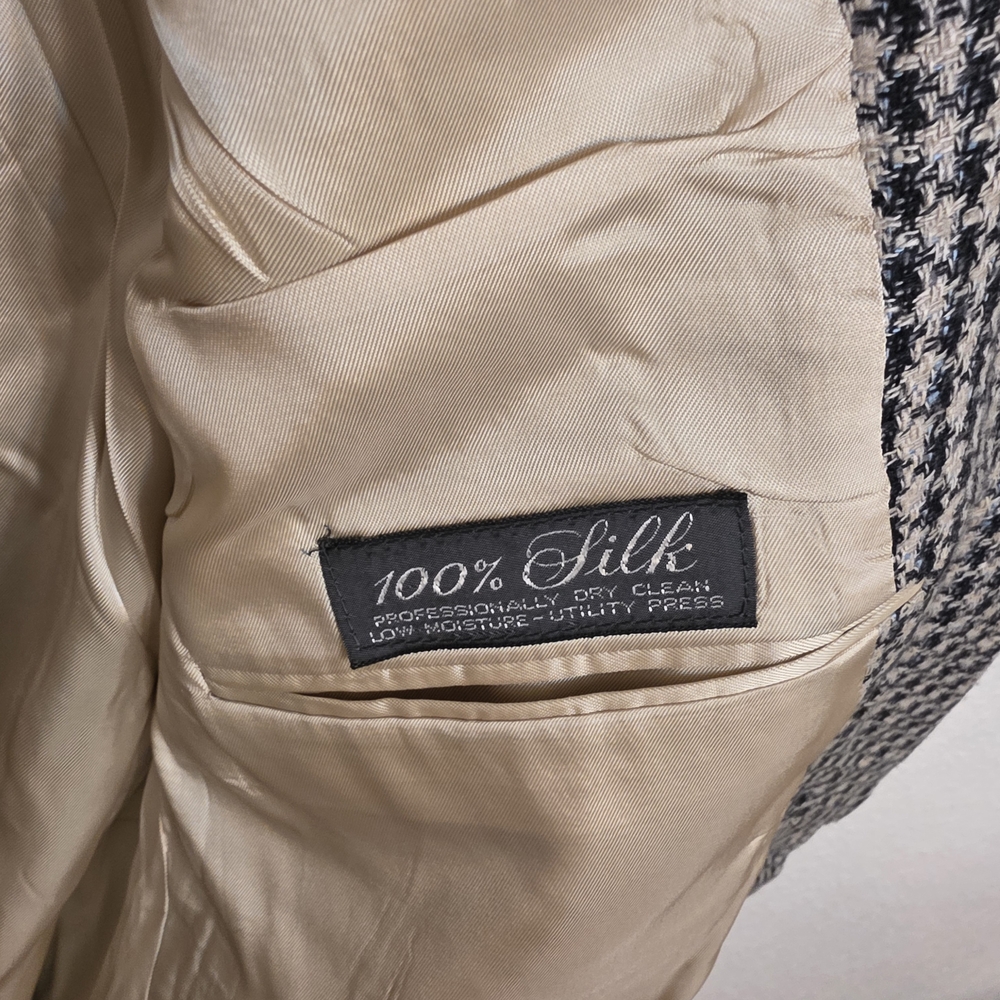 Autenthic Christian Dior Classic Black and Cream  Houndstooth Blazer - Picture 6 of 7